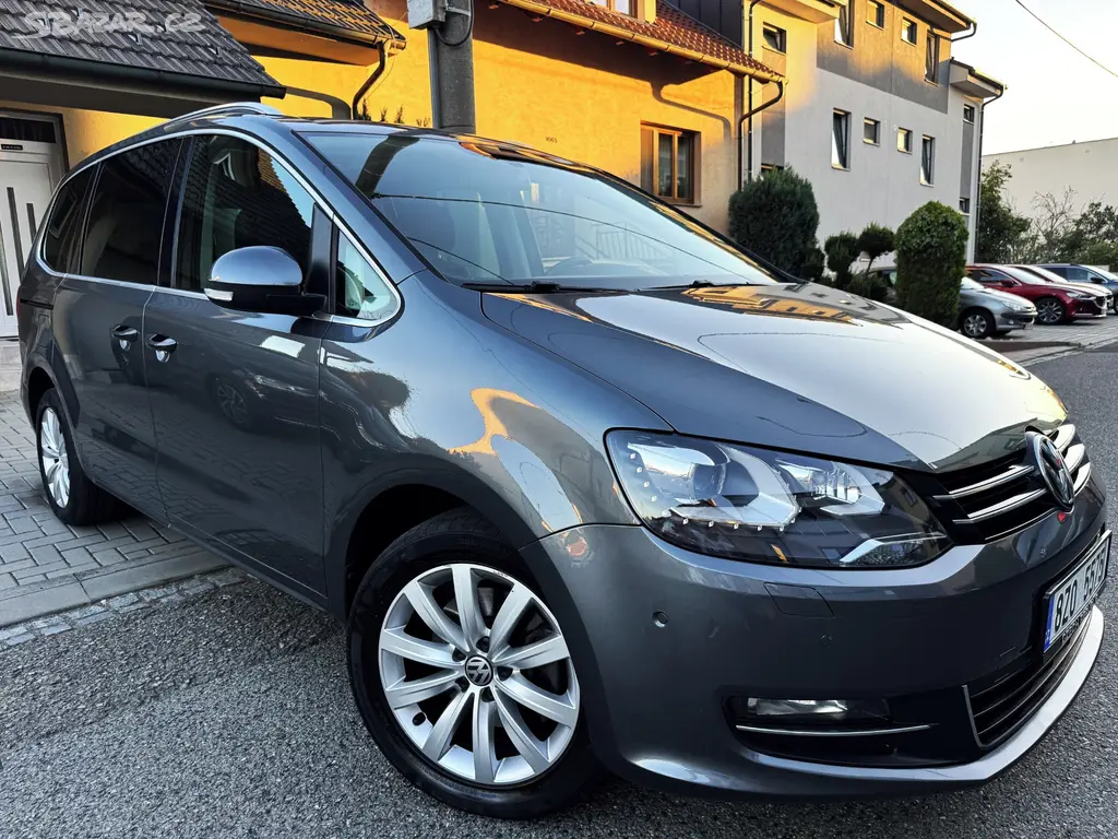 VOLKSWAGEN SHARAN 2.0TDI 7-MÍST,DSG,XENONY,KAMERA,